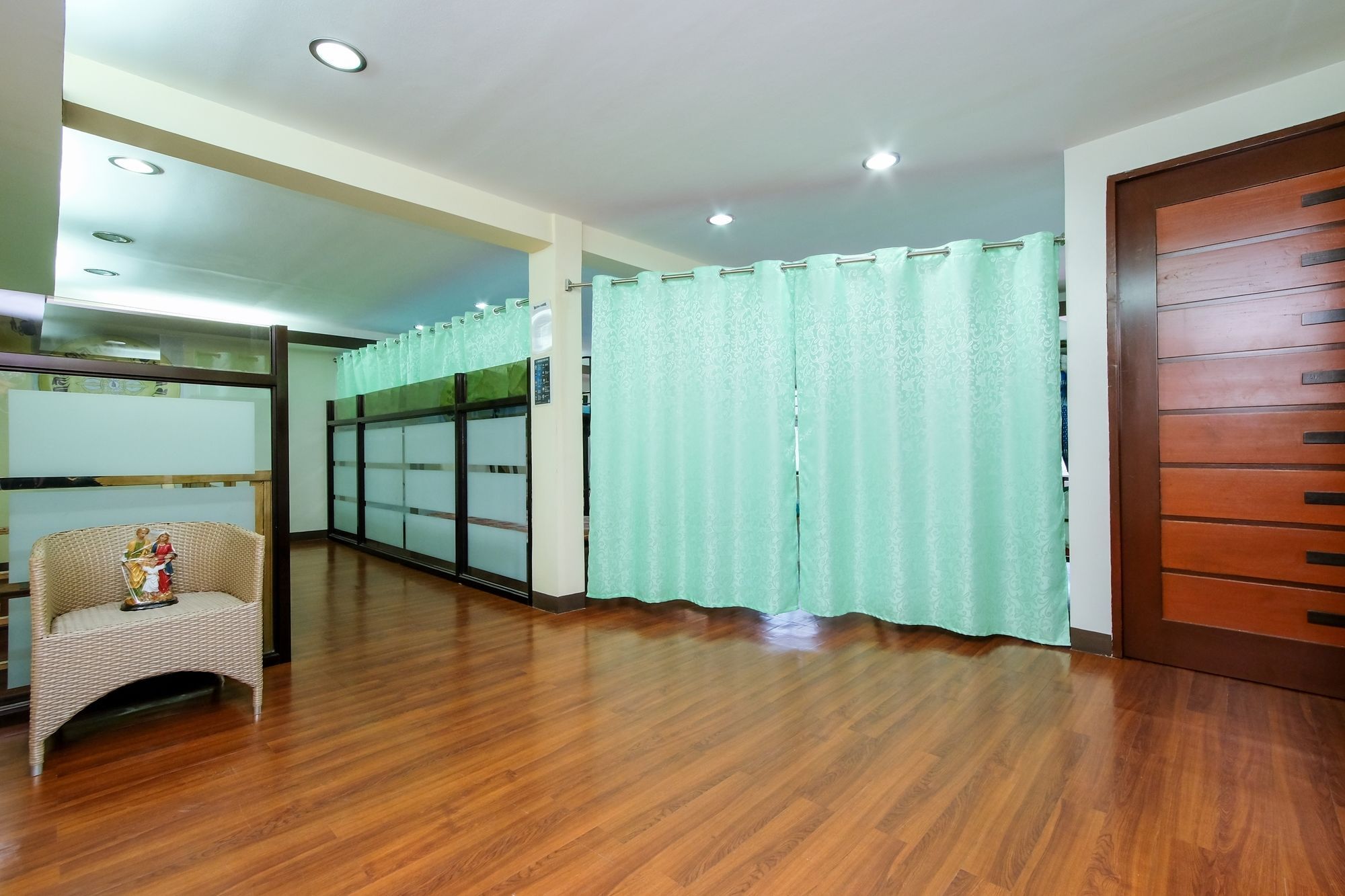 Zen Hostel Quirino Ave. Malate Manila Exterior foto